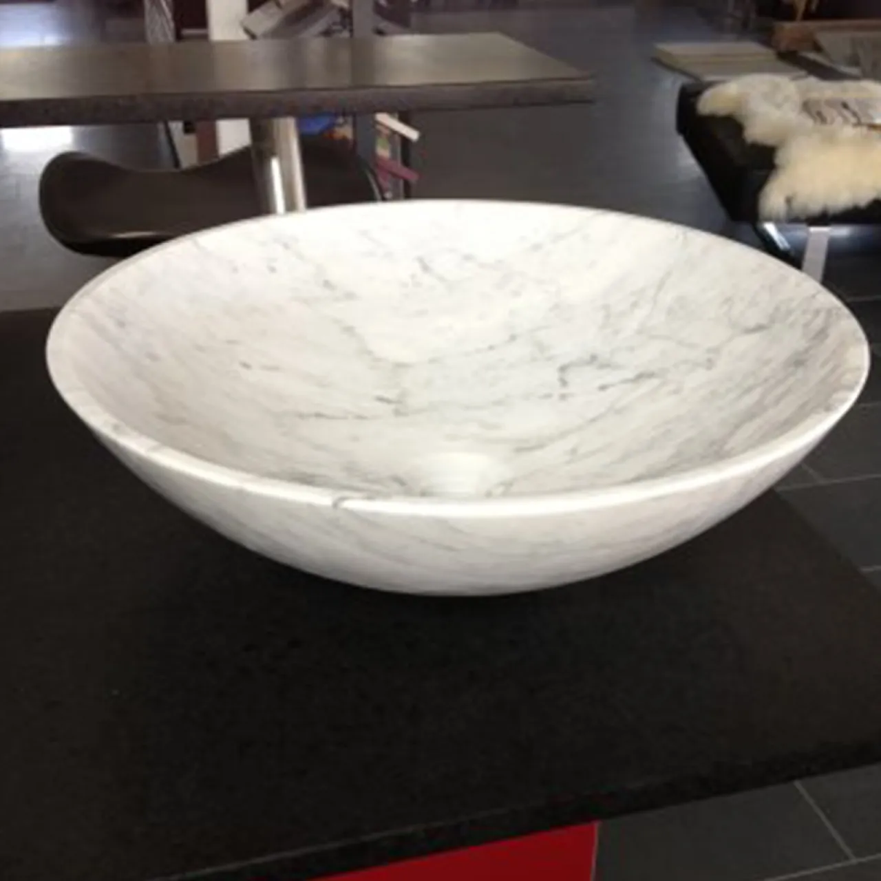 Italian Marble Carrara Polerad Rund