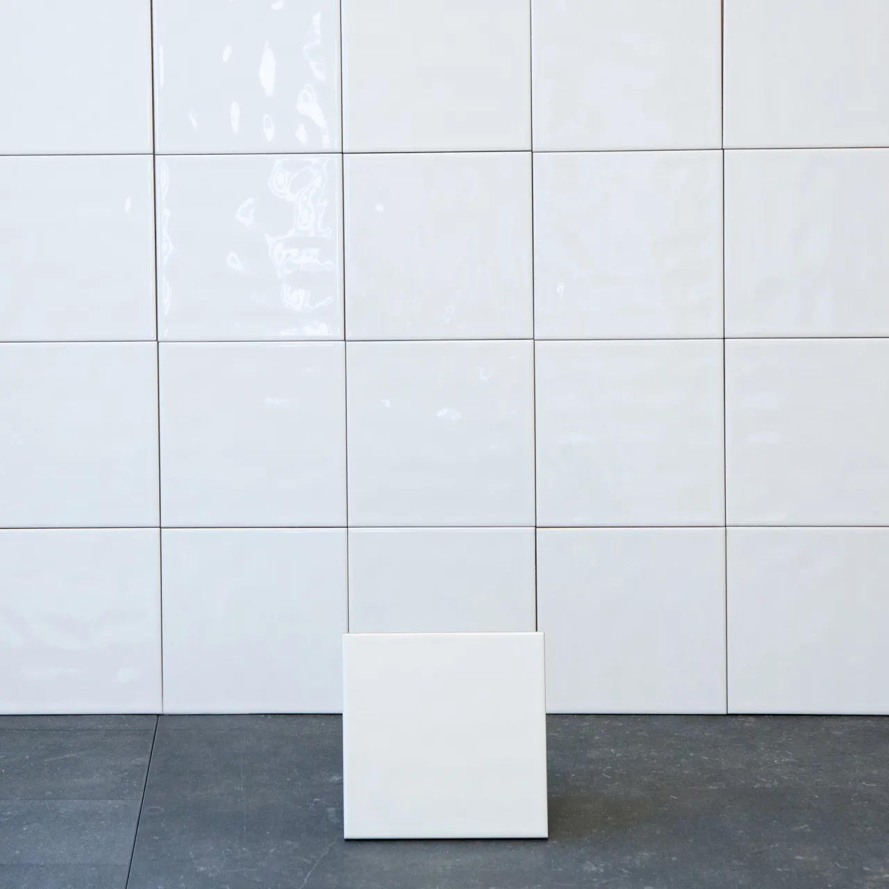 Våtrumsvägg|Kakel*Arredo Color Vit Vågig Blank 15X15 cm