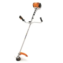 Stihl FS 131 inkl Sele och Tre Skärutrustningar