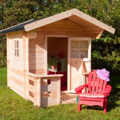 Barn PLUS Trästuga 2,6 m² med Inbyggd Altan
